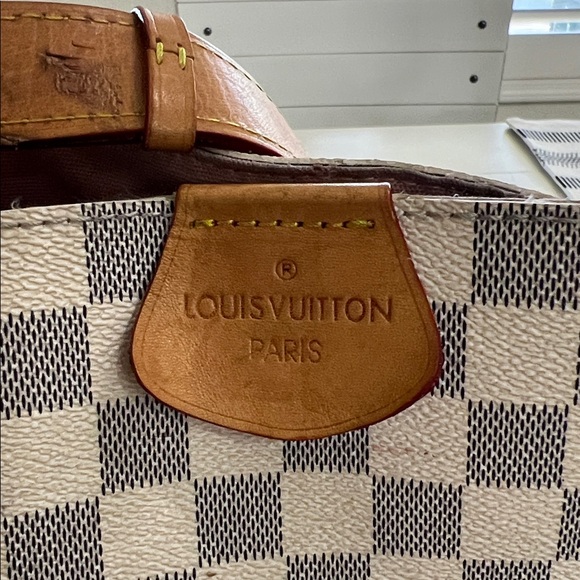 Louis Vuitton Damien Azur
Graceful PM handbag - Picture 8 of 17